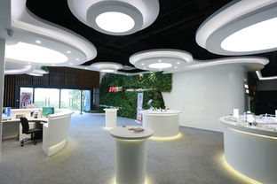 浙江省副省長(zhǎng)梁黎明一行蒞臨雄邁公司，深入考察智能產(chǎn)品技術(shù)開發(fā)